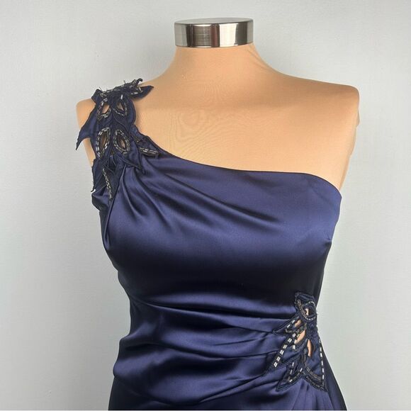 City Triangles Satin Navy Cocktail Dress One Shoulder Appliques Cutouts Sz 3 - Picture 2 of 15